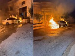 مستوطنون يحرقون مركبة ويحاولون إحراق مسجد في برقا شرق رام الله