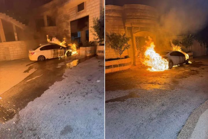 مستوطنون يحرقون مركبة ويحاولون إحراق مسجد في برقا شرق رام الله