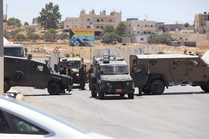 قوات الاحتلال تقتحم مدينة البيرة وتطلق الرصاص الحي وقنابل الغاز والصوت