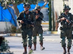 الاحتلال يقتحم مدرسة في القدس ويستدعي مديرتها للتحقيق