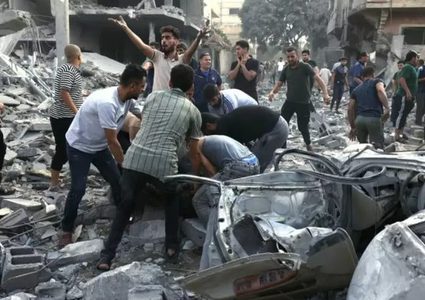 شهيدان وعدة إصابات جراء قصف مسيرة للاحتلال مركبة مدنية غرب مدينة غزة