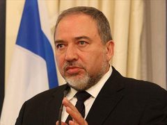ليبرمان يدعو لإنشاء ذراع صاروخية تضم عشرات آلاف الصواريخ والمسيرات