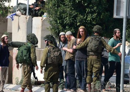مستوطنون يهاجمون منازل المواطنين في بورين وجالود جنوب نابلس