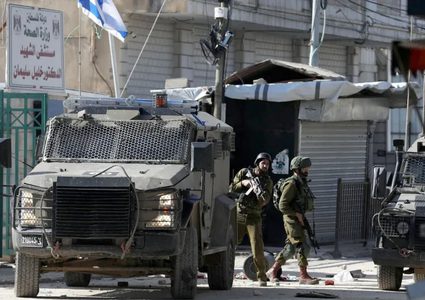 الاحتلال يحطم صرح شهيد ويداهم متحفا ومنازل في محافظة نابلس