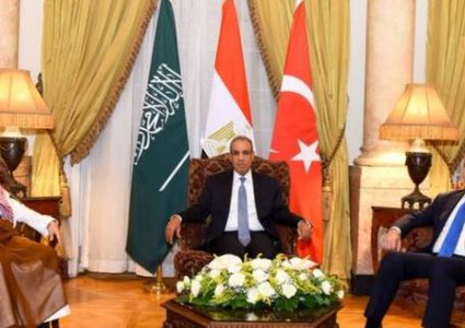 مباحثات ثلاثية بين تركيا ومصر والسعودية بشأن غزة وإيران