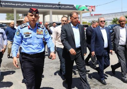 مسافرون عبر معبر الكرامة: أزمة السفر مستمرة رغم زيارة وزير الداخلية الأردني