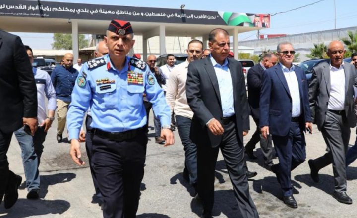 مسافرون عبر معبر الكرامة: أزمة السفر مستمرة رغم زيارة وزير الداخلية الأردني