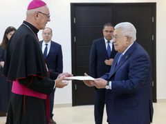 الرئيس يتقبل أوراق اعتماد ممثل البعثة البابوية في القدس