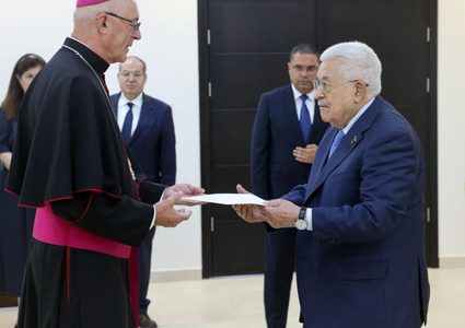 الرئيس يتقبل أوراق اعتماد ممثل البعثة البابوية في القدس
