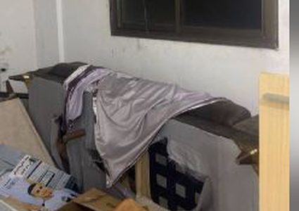 آثار تخريب محتويات منزل عائلة الشهيد نادر ريان بعد اقتحامه فجر اليوم بمدينة نابلس.