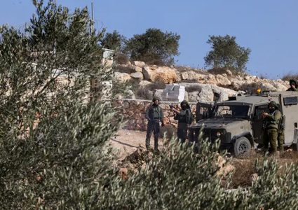 اعتقالات بالضفة واعتداءات للمستوطنين تطال ممتلكات وأراضي فلسطينية