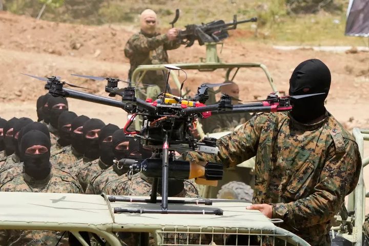 إسرائيل تعلن إطلاق النار على عناصر من حزب الله في جنوب لبنان