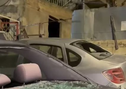مستوطنون يحطمون مركبتين في هجوم على قرية برقا شرق رام الله