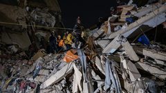 ارتفاع ضحايا زلزال فنزويلا المزدوج إلى 164 قتيلا و971 جريحا