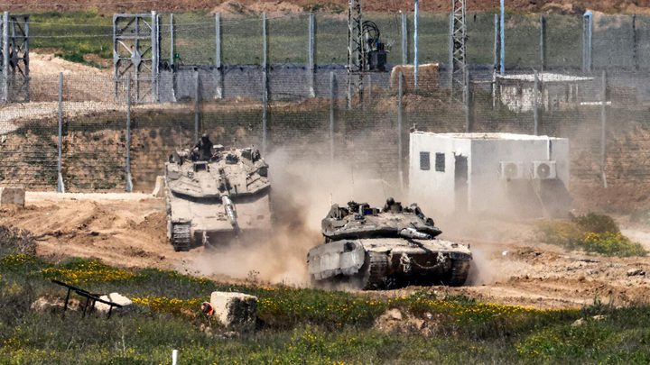 توغلات لآليات الاحتلال شرق المنطقة الوسطى وجباليا بقطاع غزة
