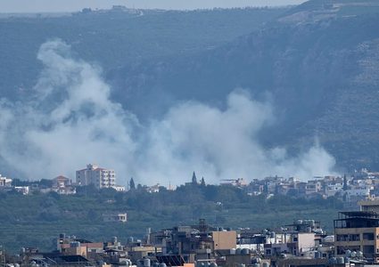 غارات إسرائيلية على جنوب لبنان وتصعيد سياسي متبادل بين إسرائيل وحزب الله