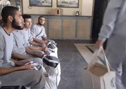 الإفراج عن 14 معتقلاً من قطاع غزة ونقلهم إلى المستشفى عبر الصليب الأحمر