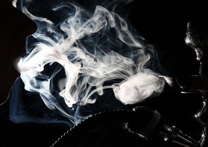 الأرجيلة ليست بديلاً آمناً للسجائر: ساعة واحدة منها تعادل 100 سيجارة