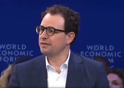 شركة أمريكية: الذكاء الاصطناعي قد يتولى معظم مهام البرمجة خلال 12 شهرًا