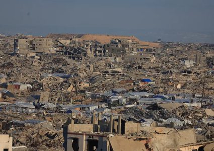 الاحتلال يوسع المنطقة الصفراء وسط القطاع وغارات على غزة وخان يونس