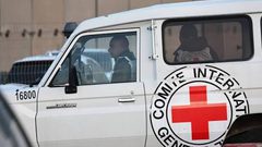 الصليب الأحمر: سهّلنا نقل 13 معتقلاً مفرجاً عنهم إلى غزة