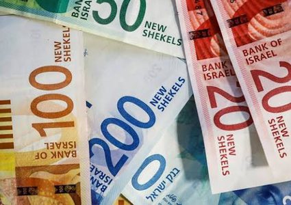 القطاع الخاص يحمل إسرائيل مسؤولية أزمة تكدس الشيكل ويدعو لضغوط دولية لحلها