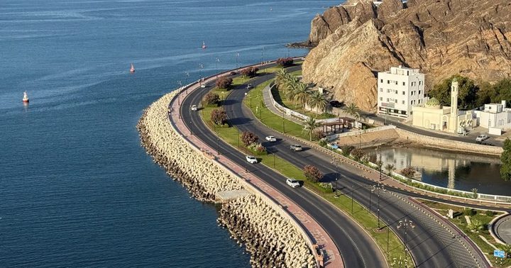 إيران تعلن أنها عقدت اجتماعًا مع سلطنة عُمان في شأن مضيق هرمز