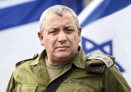 آيزنكوت: اقترحت تحالفًا ثلاثيًا مع بينيت ولابيد لكنه لم يرَ النور