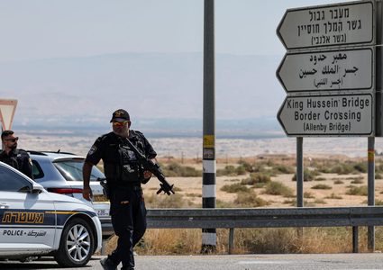 الأردن يمنع 468 شخصًا من الدخول والسفر عبر جسر الملك حسين