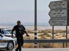 الأردن يمنع 468 شخصًا من الدخول والسفر عبر جسر الملك حسين