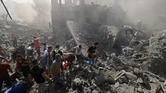 8 شهداء وعشرات الجرحى في غارات للاحتلال على قطاع غزة