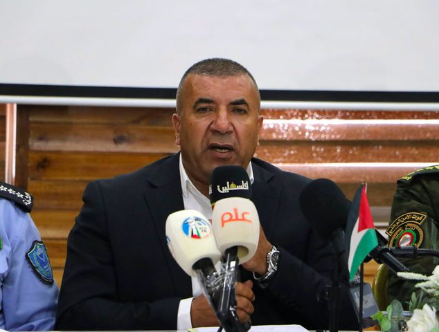 محافظ الخليل: حملات فرض القانون مستمرة ولن نسمح بتهديد السلم الأهلي