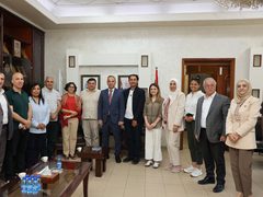 رئيس بلدية الخليل يدعو المانحين إلى تعزيز دعم المشاريع التنموية