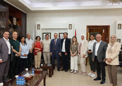 رئيس بلدية الخليل يدعو المانحين إلى تعزيز دعم المشاريع التنموية