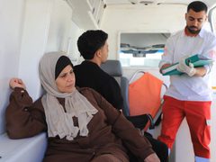 إجلاء 30 مريضًا و55 مرافقًا عبر معبر رفح