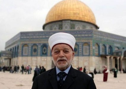 المفتي العام يدين شروع الاحتلال في تسقيف صحن المسجد الإبراهيمي