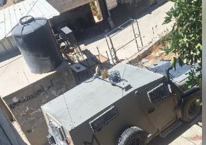 اقتحام قوات الاحتلال حي الكسارات المحاذي لمخيم قلنديا شمال #القدس المحتلة.