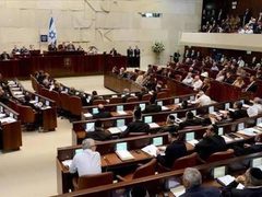 الكنيست يصادق تمهيديًا على مشروع قانون لتقييد رفع الأذان بمكبرات الصوت