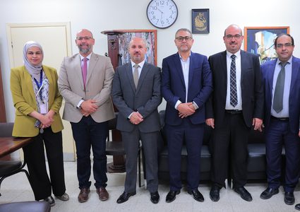 جامعة النجاح ونقابة الأطباء توقعان اتفاقية لتعزيز التعليم الطبي والبحث العلمي