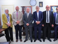 جامعة النجاح ونقابة الأطباء توقعان اتفاقية لتعزيز التعليم الطبي والبحث العلمي