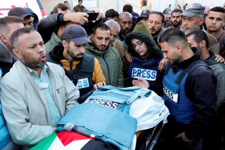 نقابة الصحفيين: نرفض التشكيك بصفة الشهداء الصحفيين ونحذر من تبني رواية الاحتلال