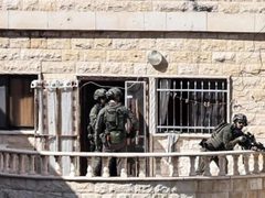 قوات الاحتلال تستولي على منزل في زبوبا وتحوله إلى ثكنة عسكرية