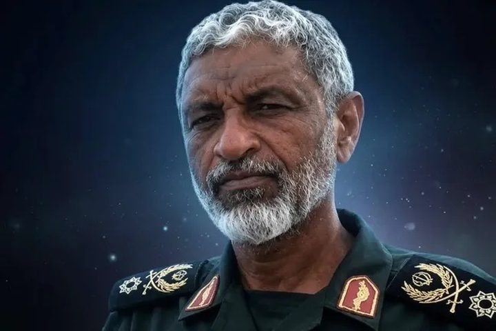 إيران تعيّن قائدًا جديدًا لبحرية الحرس الثوري وتطلق تهديدات لواشنطن وتل أبيب