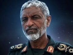 إيران تعيّن قائدًا جديدًا لبحرية الحرس الثوري وتطلق تهديدات لواشنطن وتل أبيب