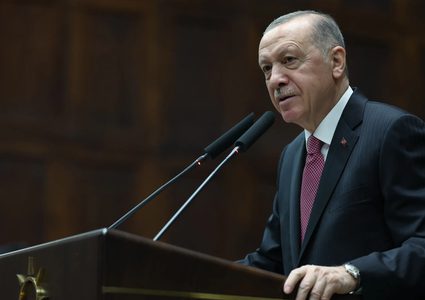 أردوغان يصعّد ضد إسرائيل ويكشف عن اختبار صاروخ باليستي مضاد للسفن