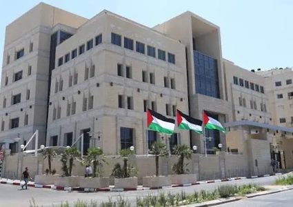 محافظ سلطة النقد يدعو لتحرك دولي عاجل لوقف استهداف القطاع المالي الفلسطيني