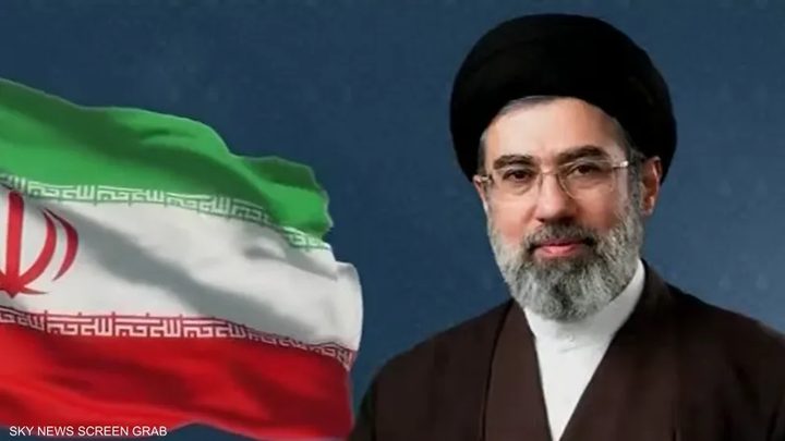 غياب مجتبى خامنئي يثير التساؤلات لليوم الثاني خلال مراسم تشييع والده في طهران