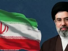 غياب مجتبى خامنئي يثير التساؤلات لليوم الثاني خلال مراسم تشييع والده في طهران