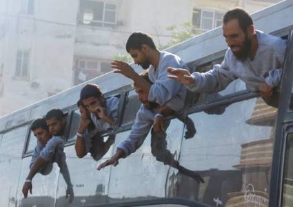 الصليب الأحمر: تسهيل نقل 9 أسرى محررين إلى مستشفى شهداء الأقصى