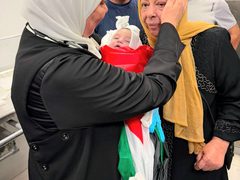 الآن .. من المستشفى الاستشاري، حيث أعلن الأطباء عن استشهاد الطفل الرضيع أحمد معروف زيد، بعد أن منعت قوات الاحـ ـتلال نقله إلى المستشفى لأكثر من ساعة عبر الحاجز العسكري المقام على مدخل قرية دير عمار.